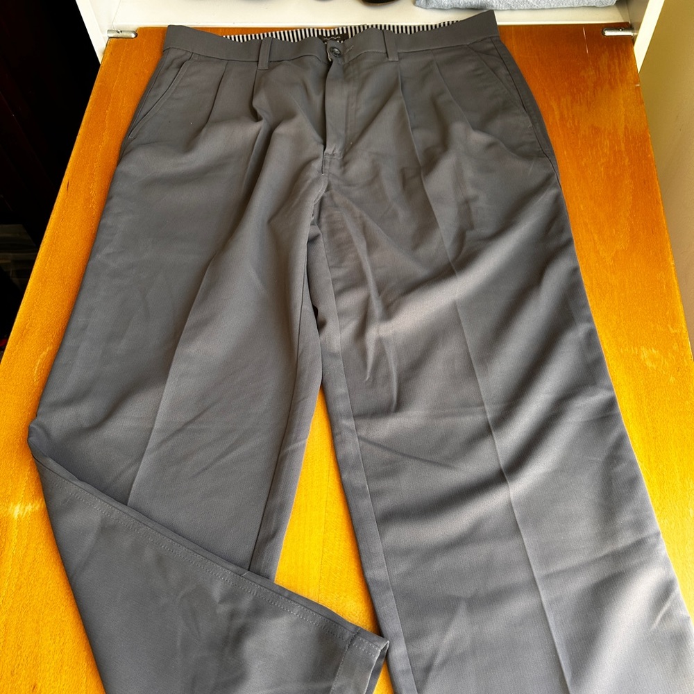Denver Hayes Men’s pleated front